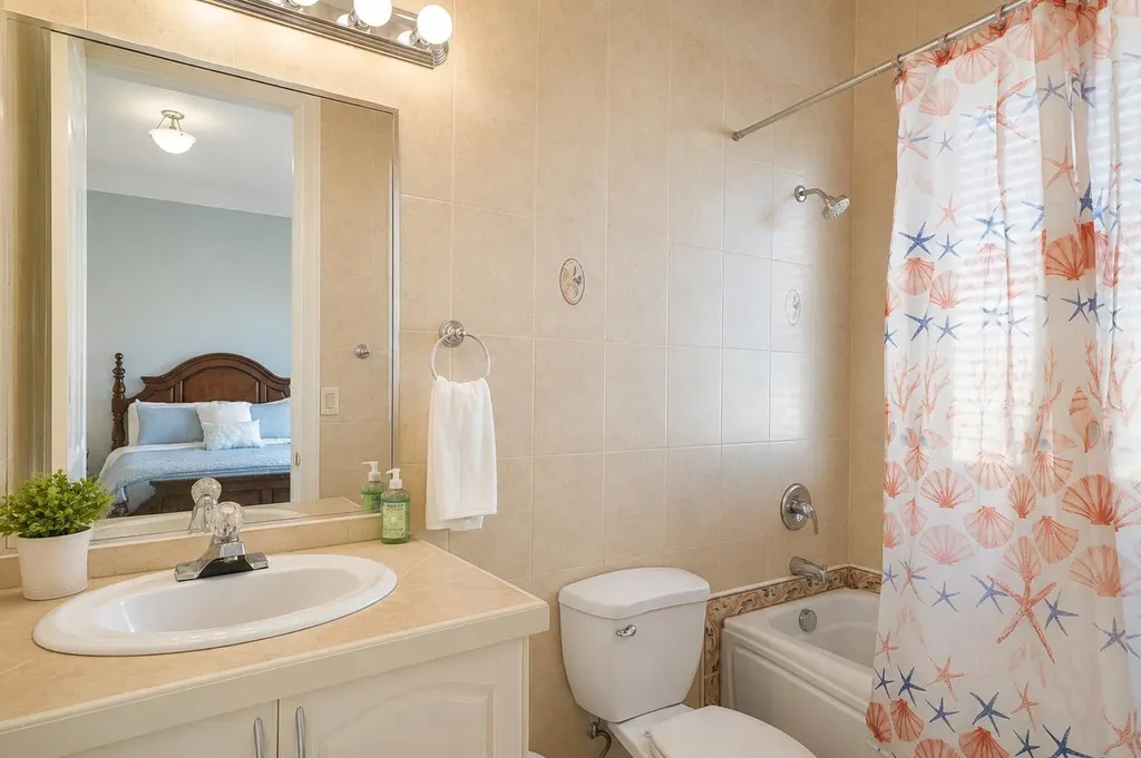 Palmshores Love Beach Wal 8 New Providence Paradise Island BS