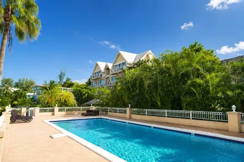 Palmshores Love Beach Wal 8 New Providence Paradise Island BS