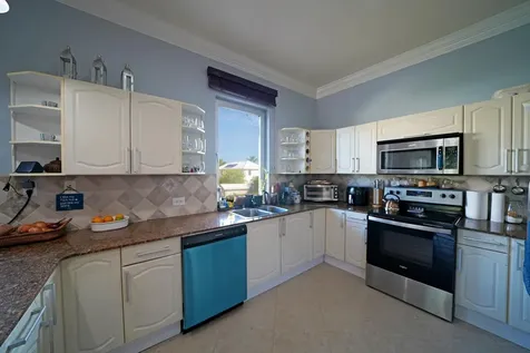 Palmshores Love Beach Wal 8 New Providence Paradise Island BS