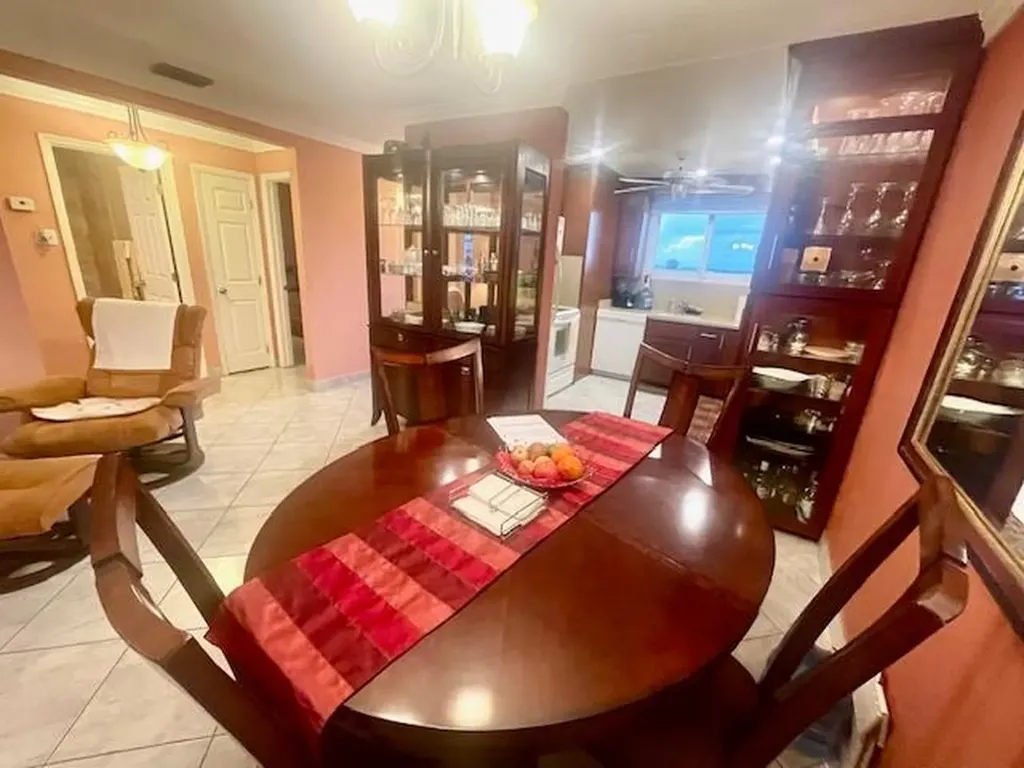 Jansel Court Grand Bahama Freeport BS