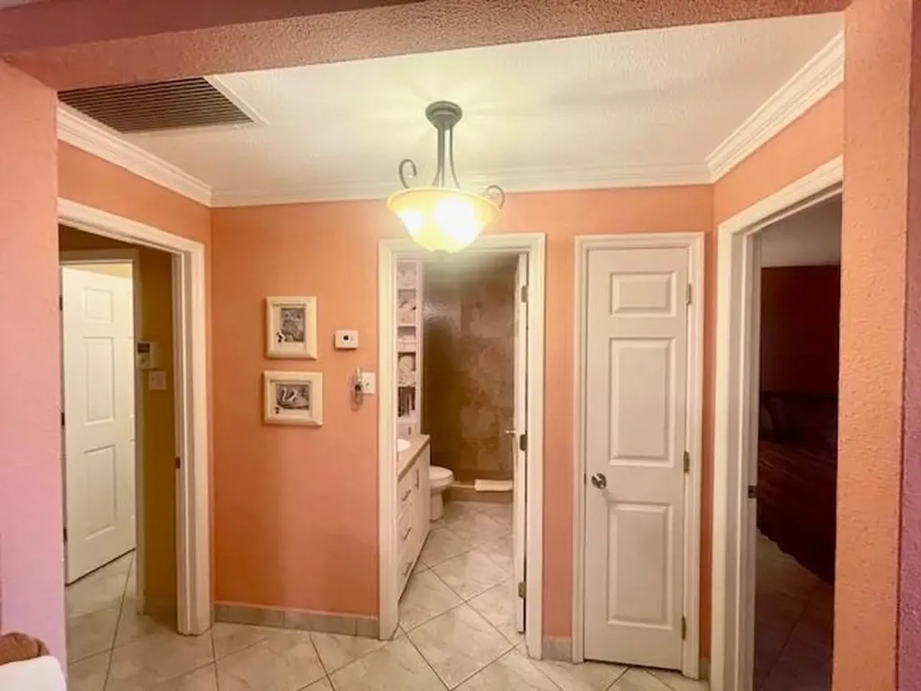 Jansel Court Grand Bahama Freeport BS