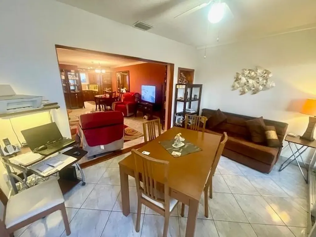 Jansel Court Grand Bahama Freeport BS