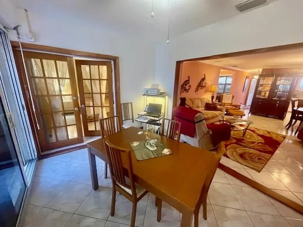 Jansel Court Grand Bahama Freeport BS