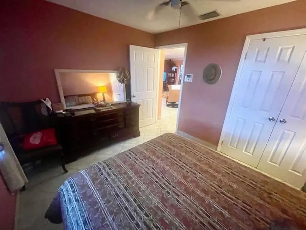 Jansel Court Grand Bahama Freeport BS