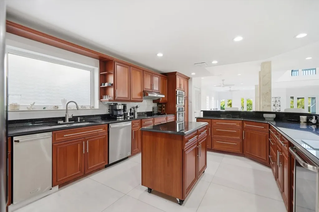 Kingfisher Island 20 New Providence Paradise Island BS