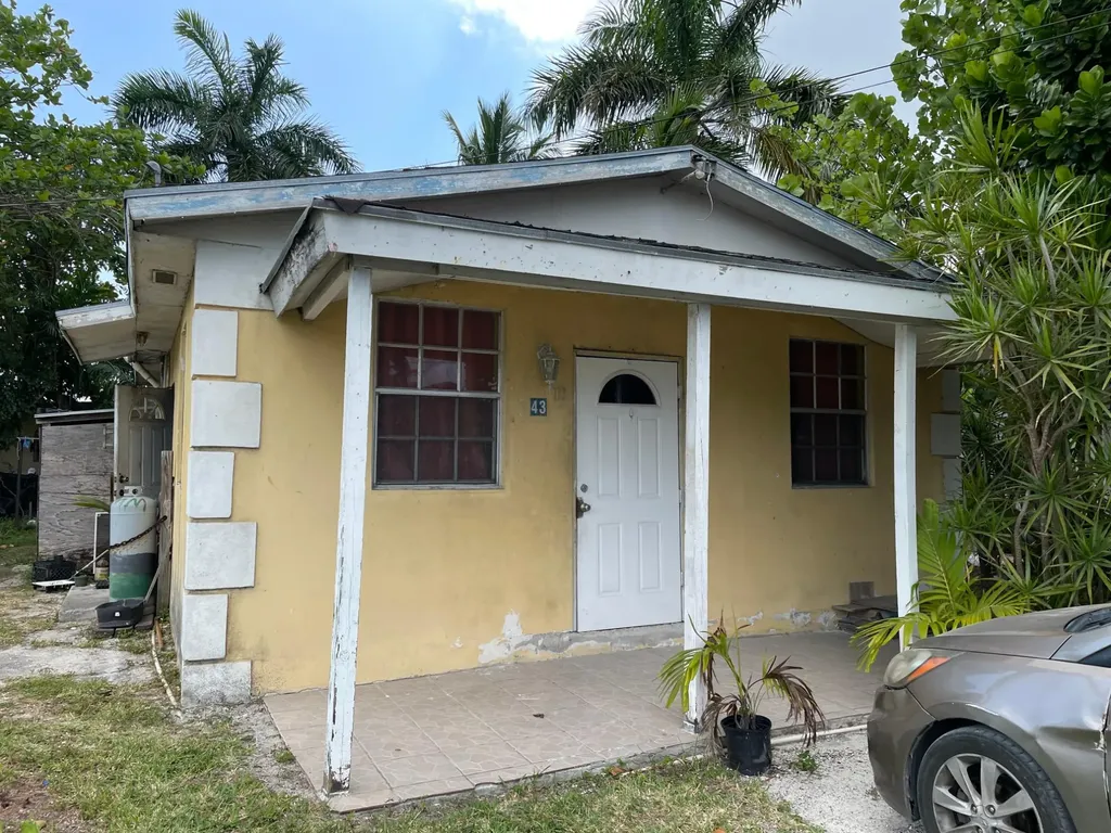 Tucker Road New Providence Paradise Island BS