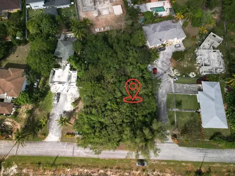 8 Skyline Lakes New Providence Paradise Island BS