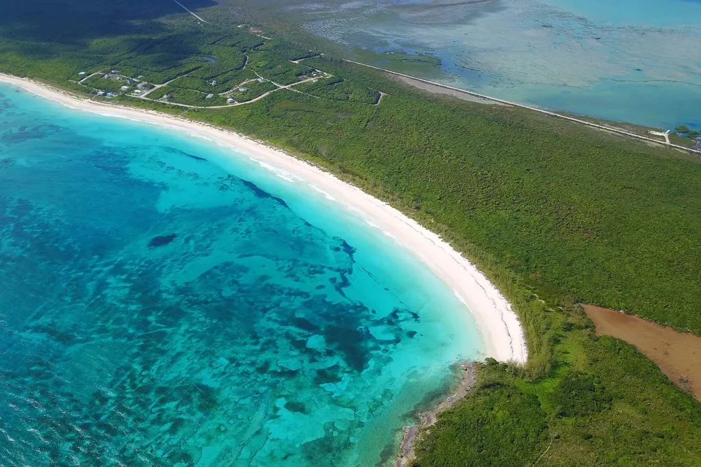 278 Acres South Schooner Abaco BS