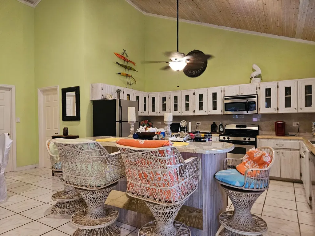 Morgan's Drive Andros BS