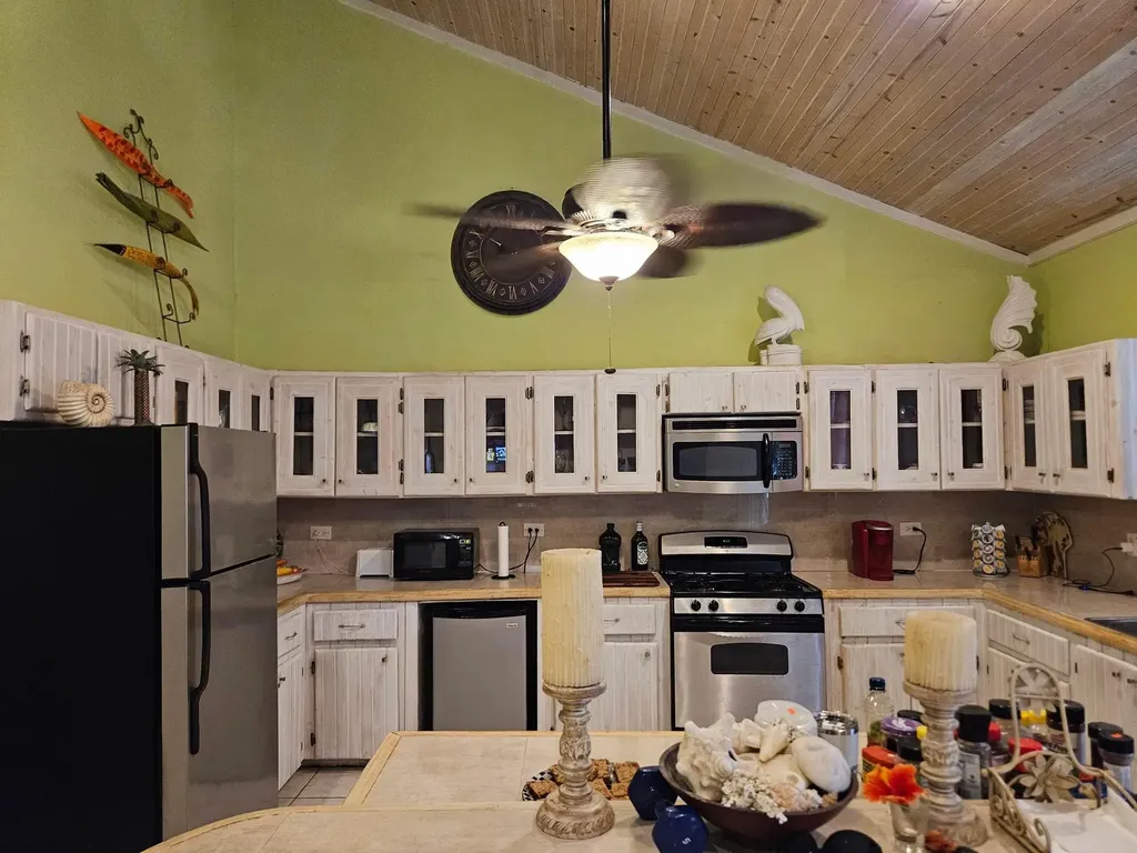 Morgan's Drive Andros BS