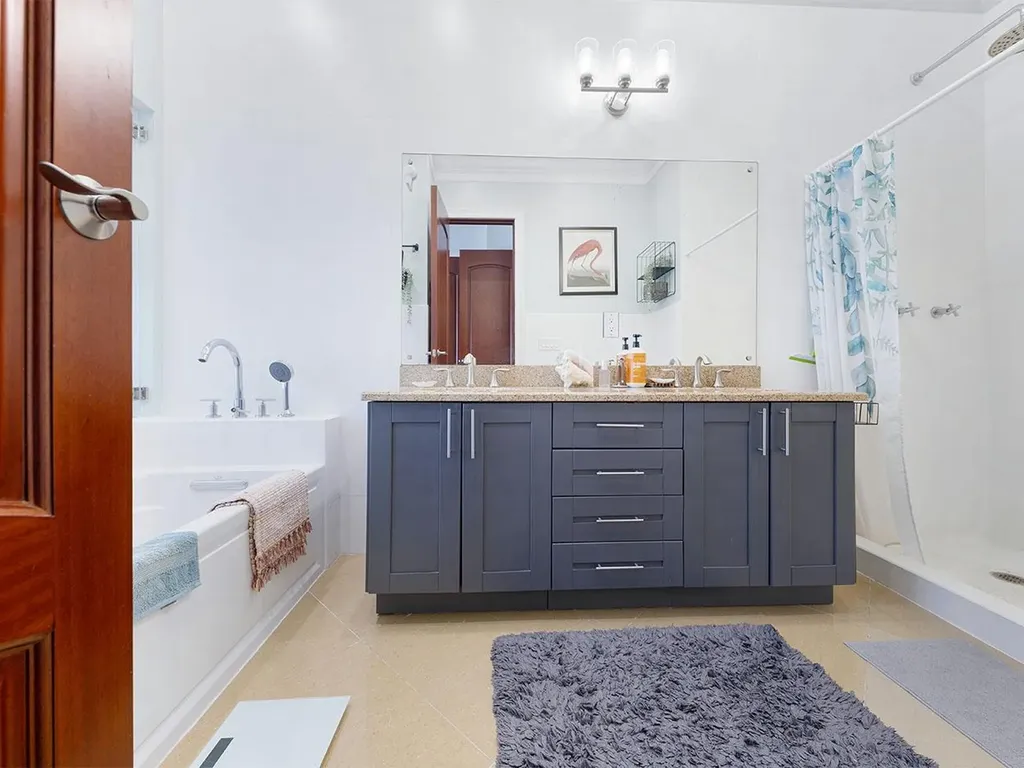 Columbus Cove New Providence Paradise Island BS