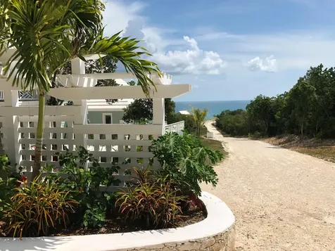 Queen's Highway 2 Eleuthera BS