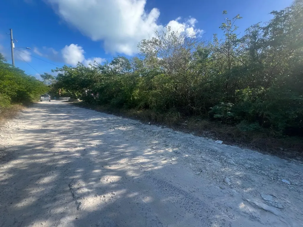 Garden Road Exuma BS