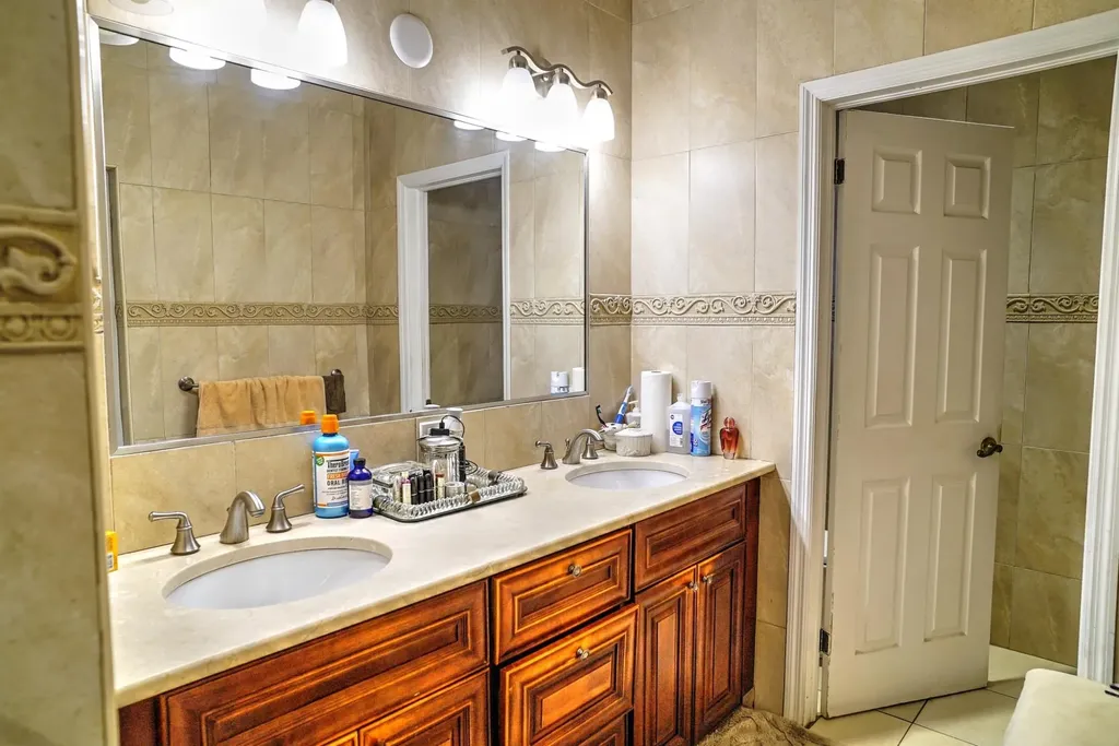 Dick's Point 17 New Providence Paradise Island BS