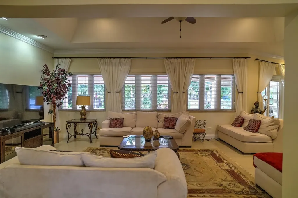 Dick's Point 17 New Providence Paradise Island BS