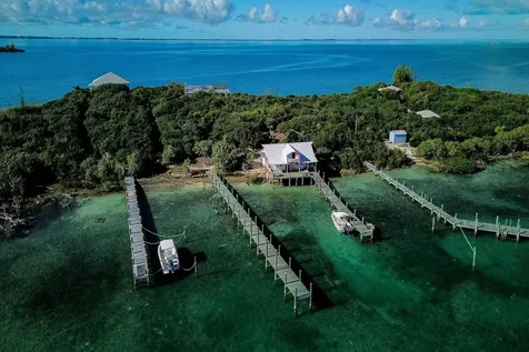 Aynya Abaco BS