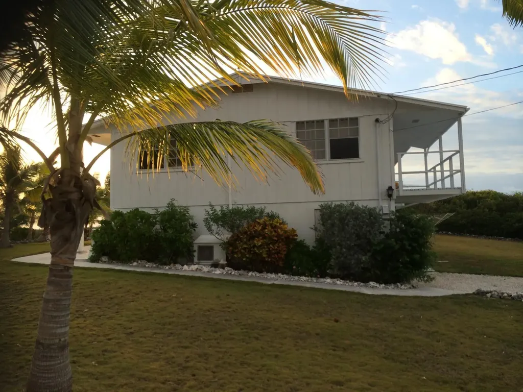 Breakwater Drive 10839 Exuma BS