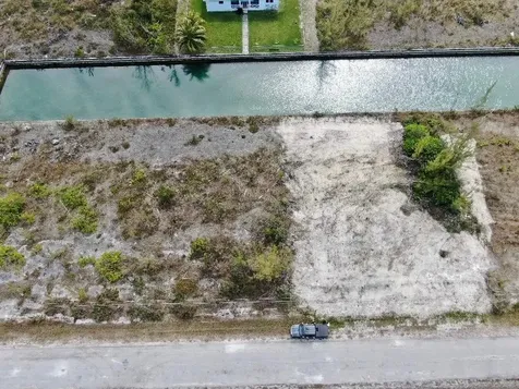 Dagenham Drive 10 Grand Bahama Freeport BS