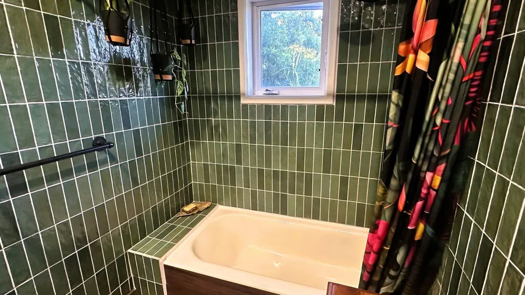 51 Man O War Road Eleuthera BS