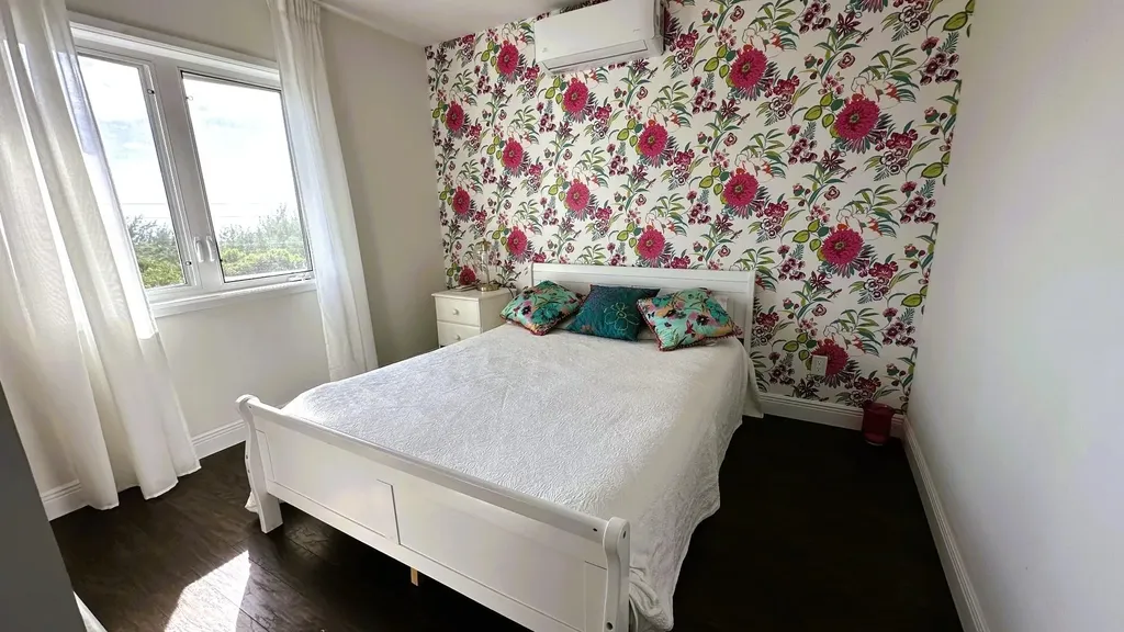 51 Man O War Road Eleuthera BS