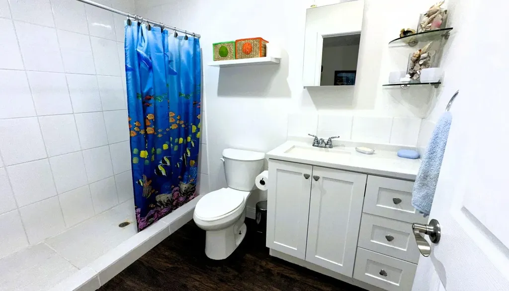 51 Man O War Road Eleuthera BS