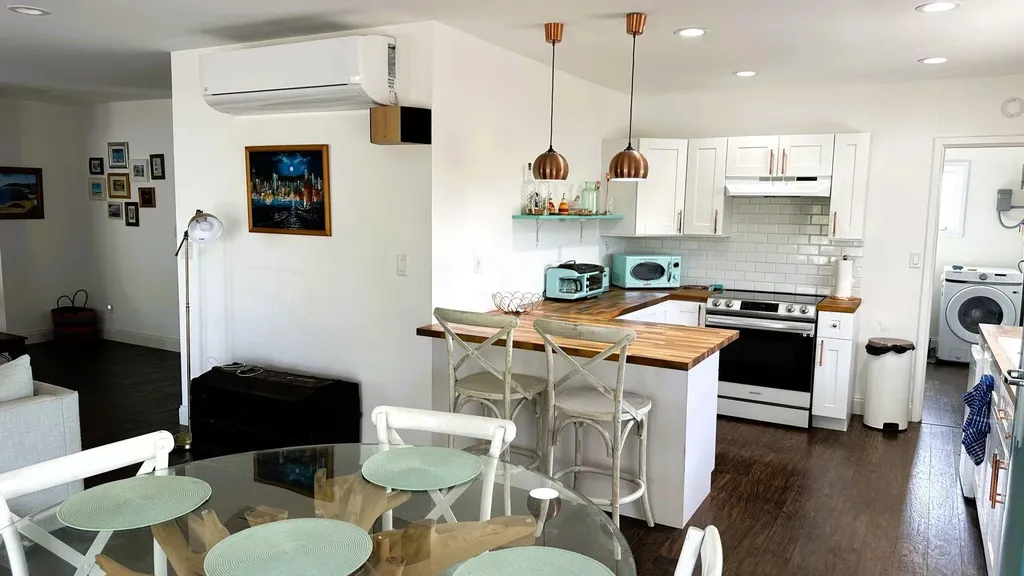 51 Man O War Road Eleuthera BS