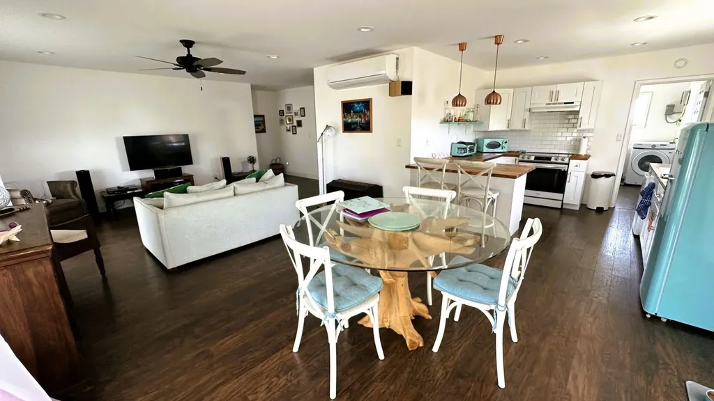 51 Man O War Road Eleuthera BS