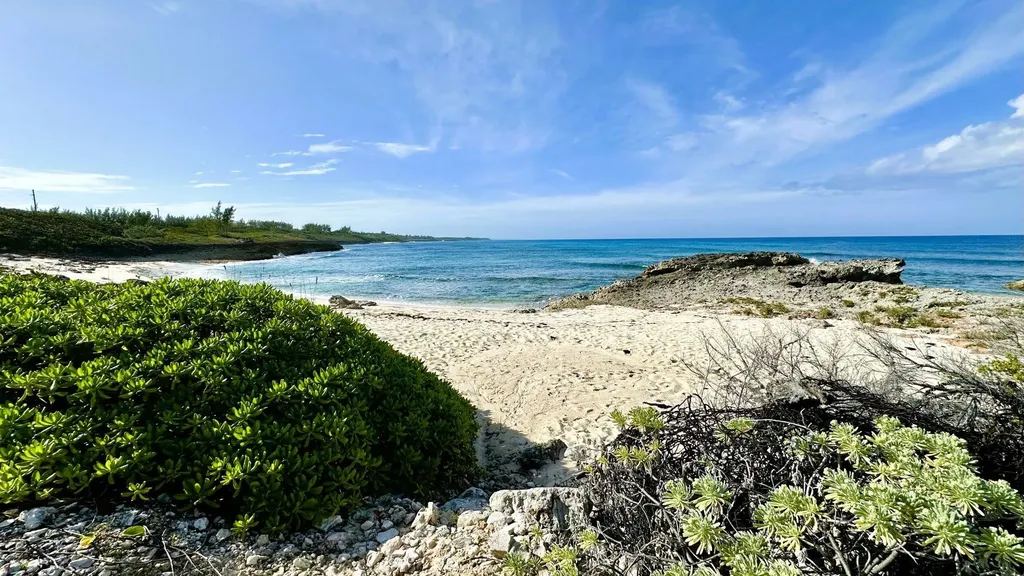 51 Man O War Road Eleuthera BS