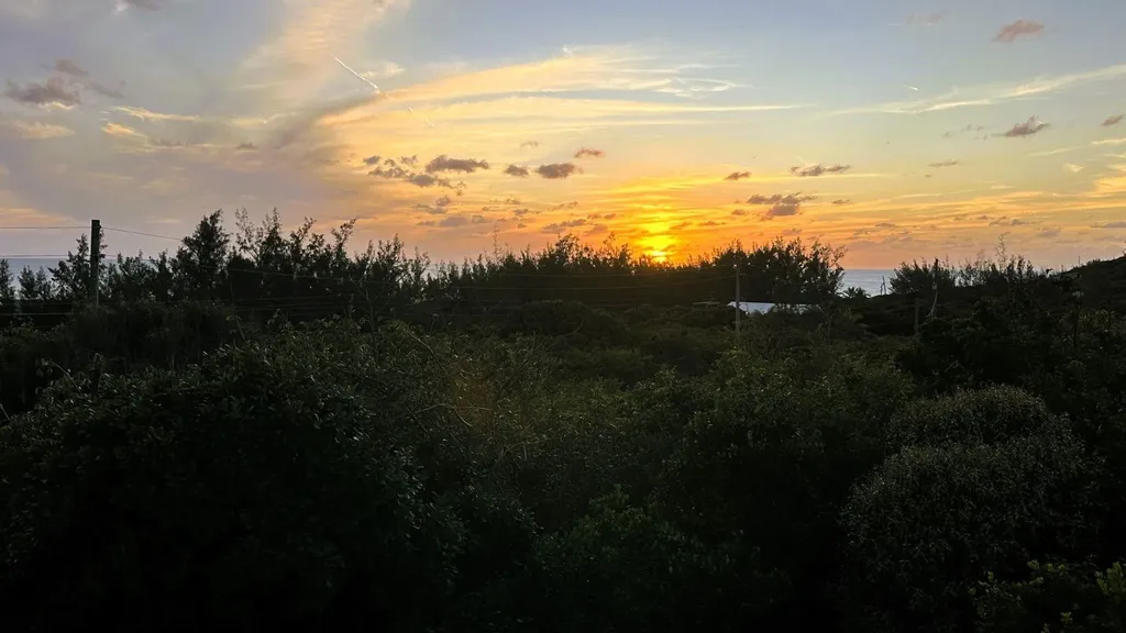 51 Man O War Road Eleuthera BS