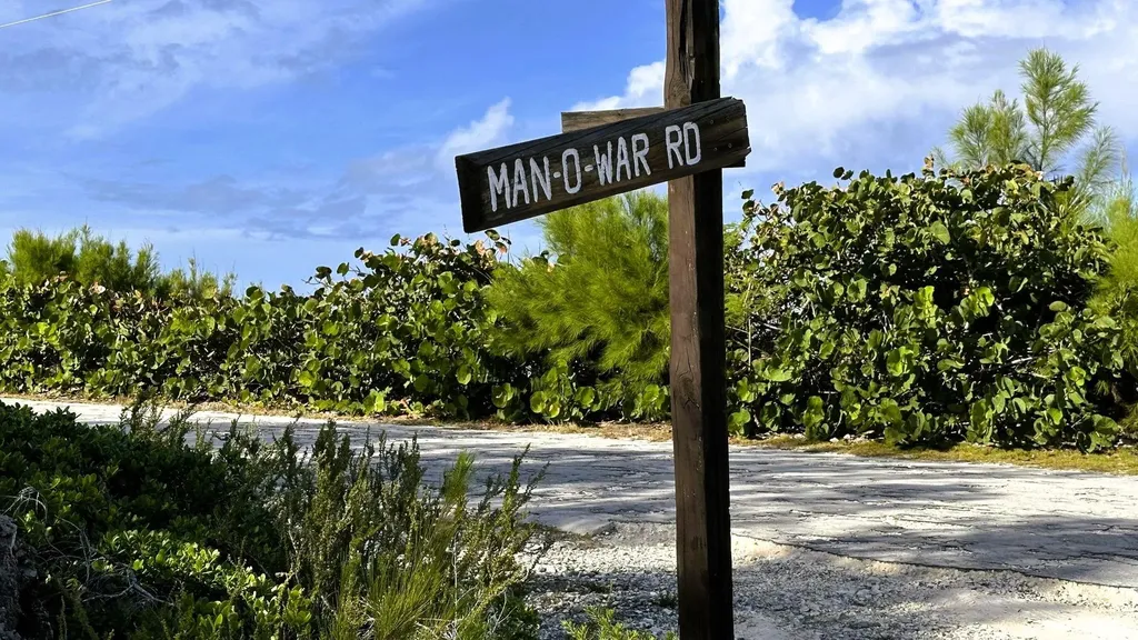 51 Man O War Road Eleuthera BS