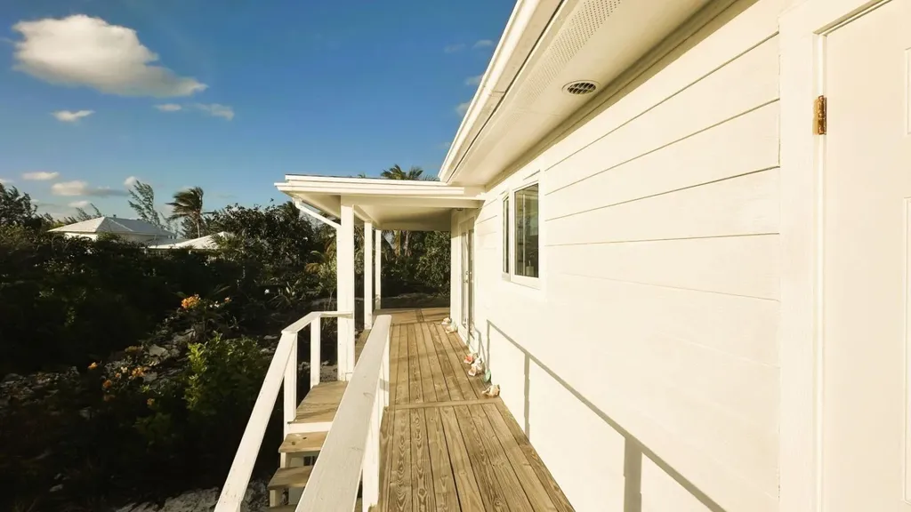 51 Man O War Road Eleuthera BS