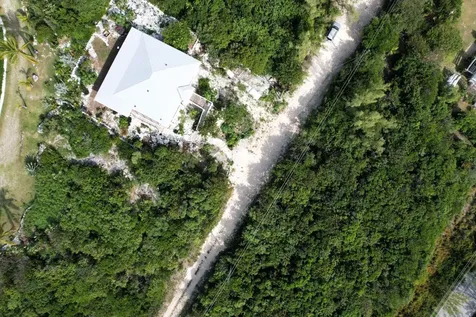 51 Man O War Road Eleuthera BS