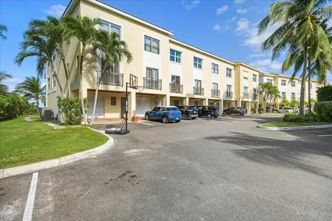 Columbus Cove New Providence Paradise Island BS