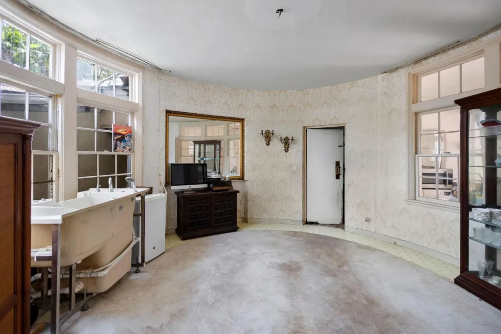 West Bay Street New Providence Paradise Island BS