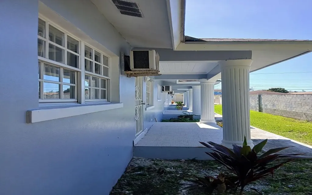 # 4 Maes Court Four Plex New Providence Paradise Island BS