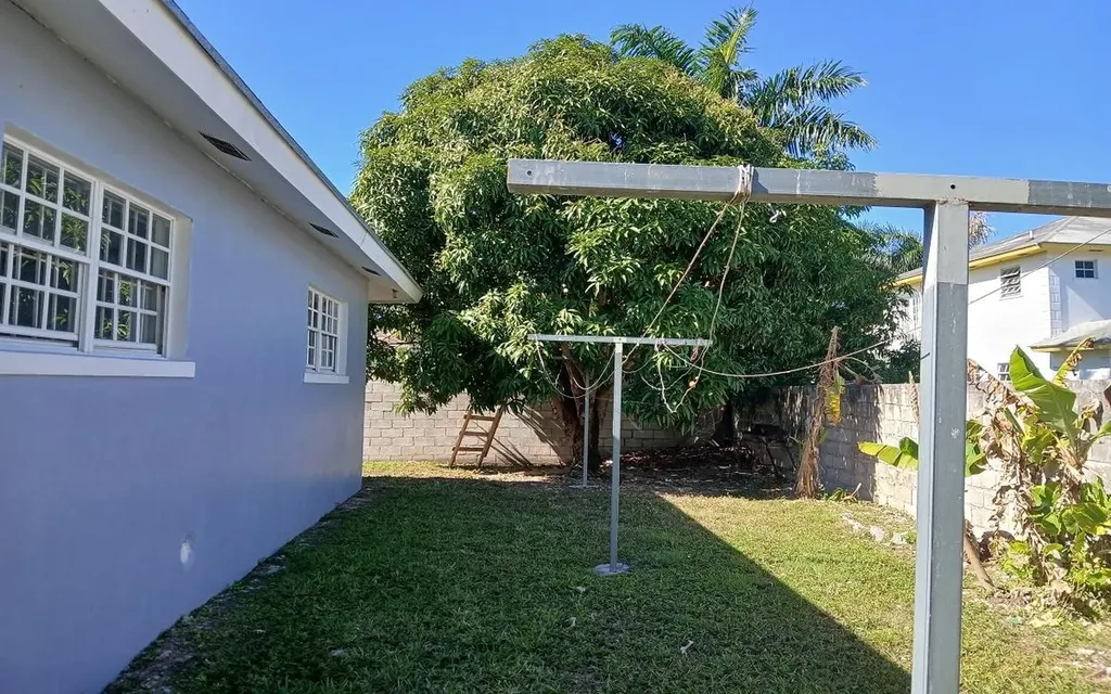 # 4 Maes Court Four Plex New Providence Paradise Island BS