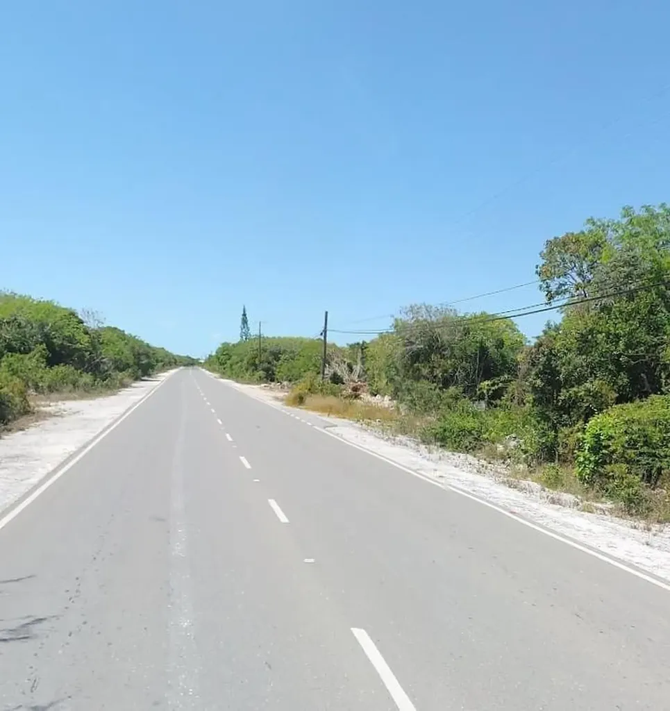 Queens Highway Hope Hill Exuma BS