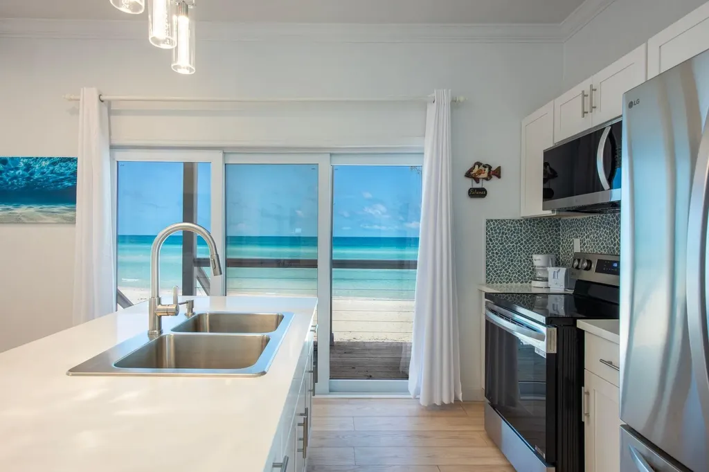 Mamaseataville Eleuthera BS