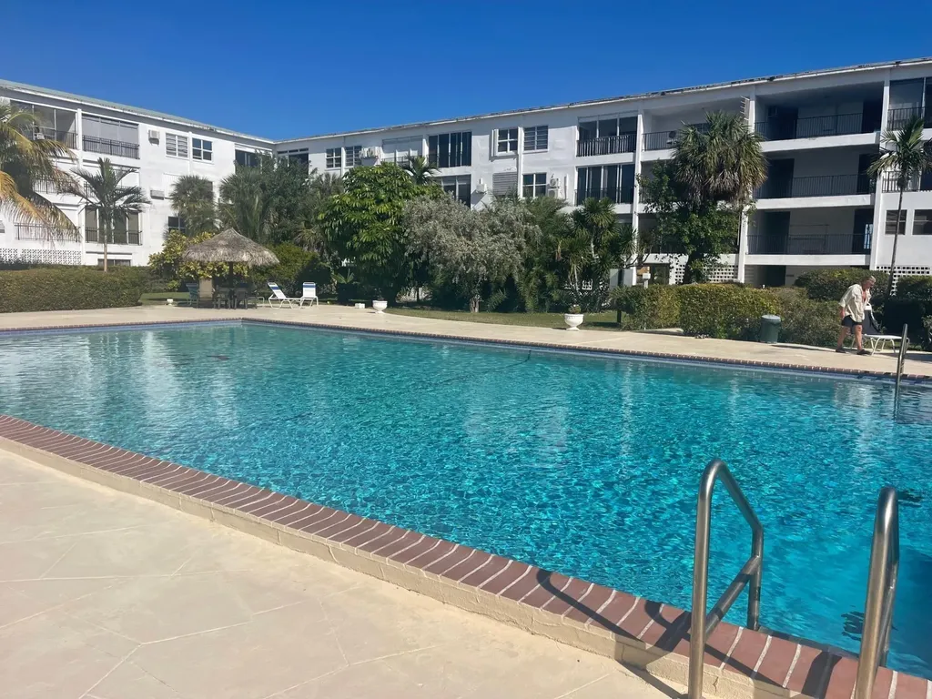 Jansel Court Grand Bahama Freeport BS