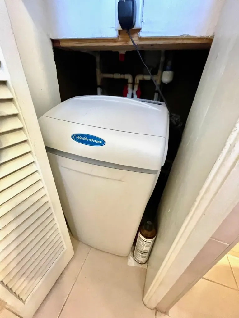 Jansel Court Grand Bahama Freeport BS