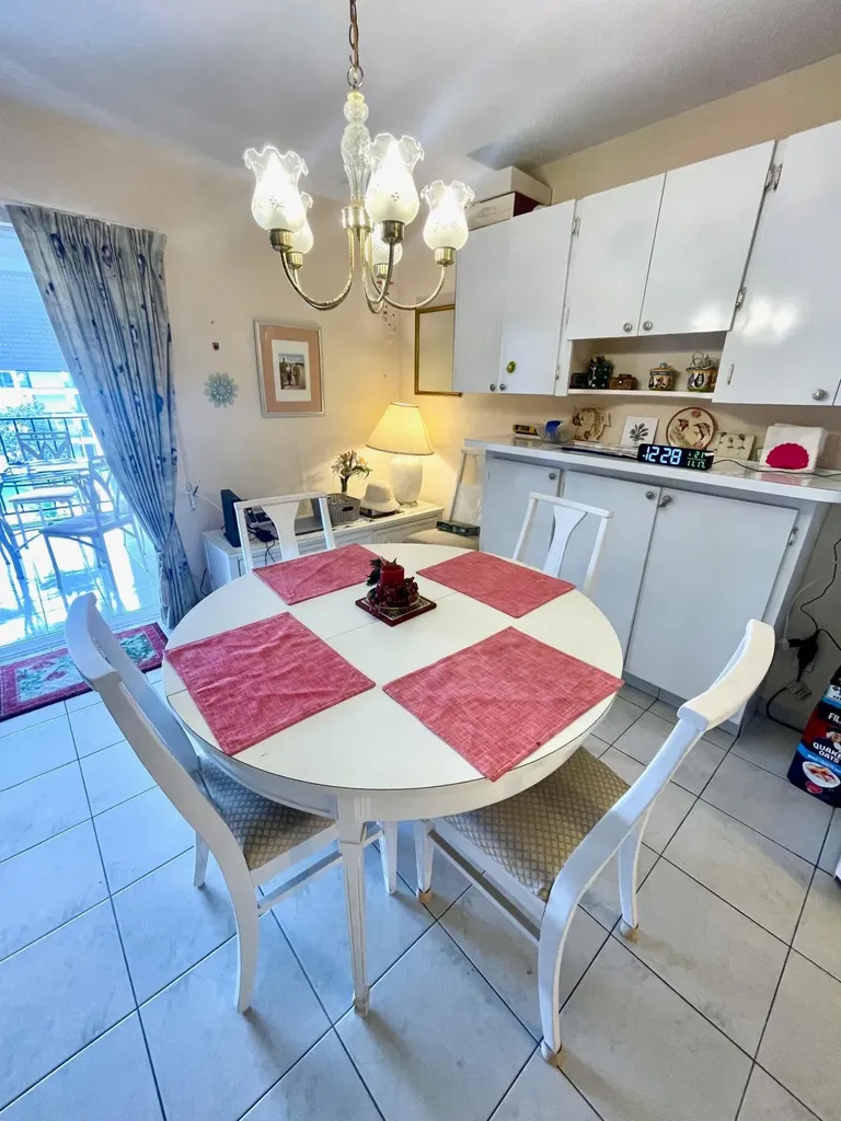 Jansel Court Grand Bahama Freeport BS