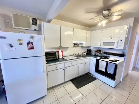 Jansel Court Grand Bahama Freeport BS