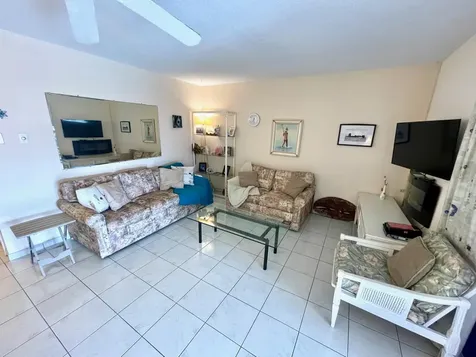 Jansel Court Grand Bahama Freeport BS