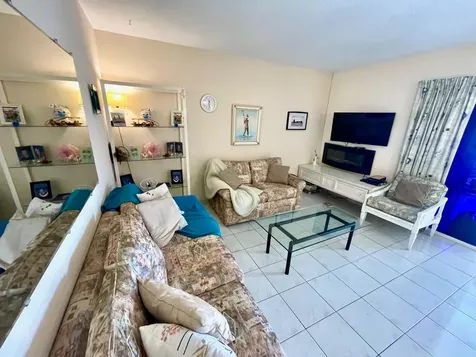 Jansel Court Grand Bahama Freeport BS