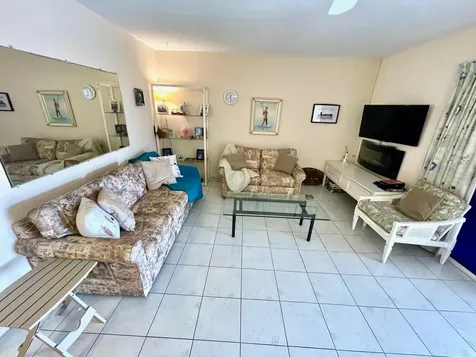 Jansel Court Grand Bahama Freeport BS