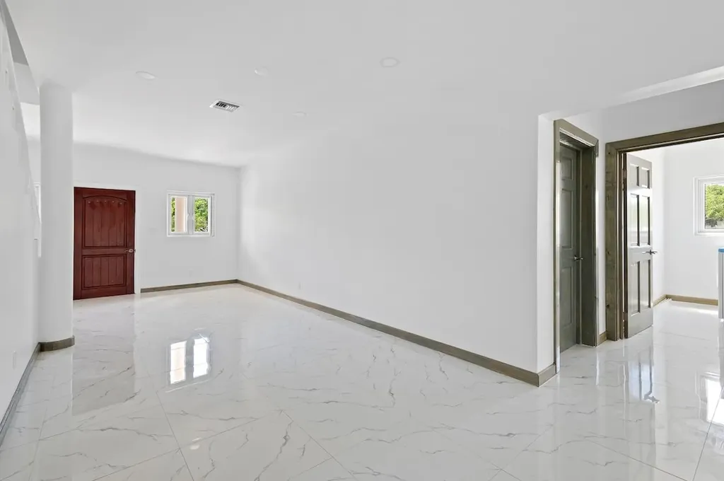 Lyford Hills Sub New Providence Paradise Island BS