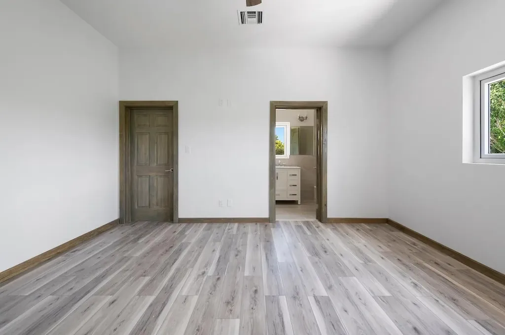 Lyford Hills Sub New Providence Paradise Island BS