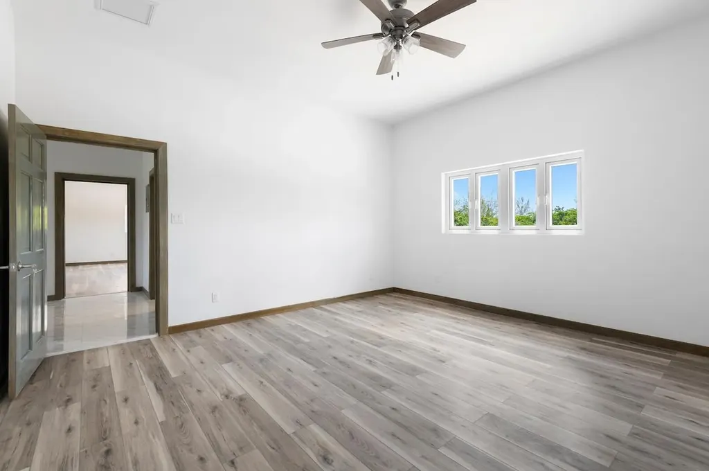 Lyford Hills Sub New Providence Paradise Island BS