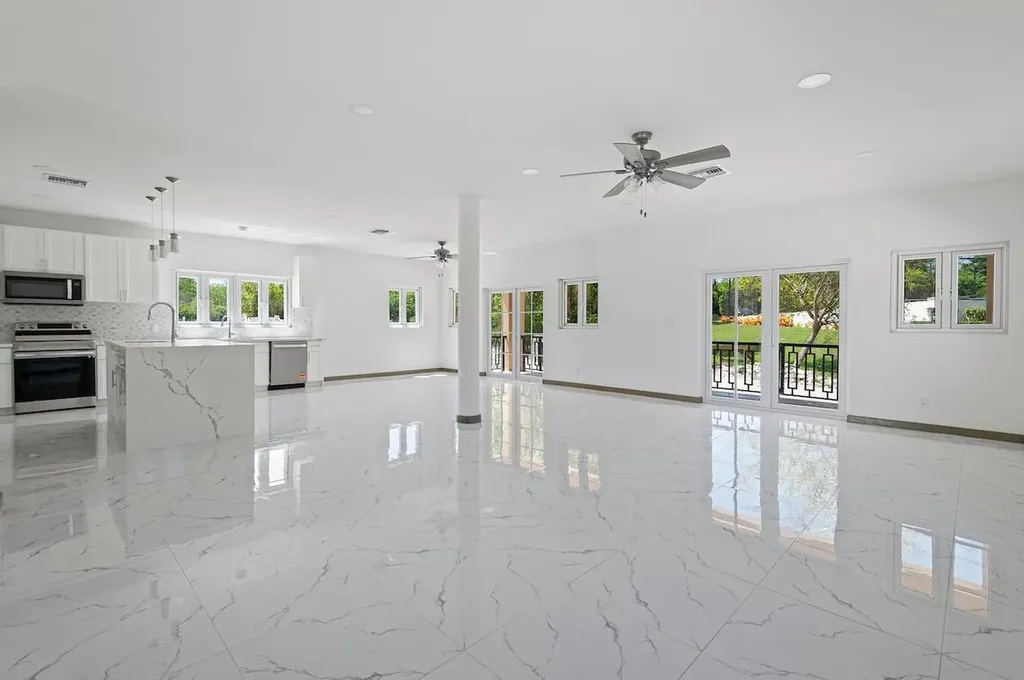 Lyford Hills Sub New Providence Paradise Island BS