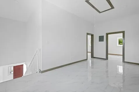 Lyford Hills Sub New Providence Paradise Island BS